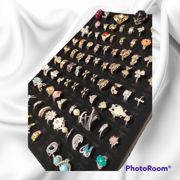 93 pcs Assorted Rings Sizes 7-7.75 - Picture 3 of 4